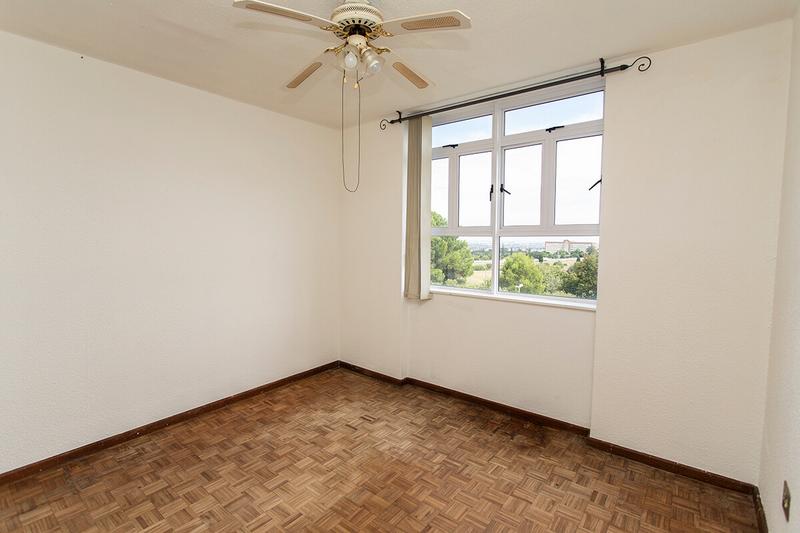 2 Bedroom Property for Sale in Loevenstein Western Cape